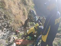 देहरादून चकराता क्षेत्रान्तर्गत मीनस के पास सड़क हादसे में तीन लोगों की मौत हो गई। 