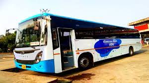 मुख्यमंत्री धामी ने टनकपुर-देहरादून यात्रा रूट पर उत्तराखण्ड परिवहन निगम की वोल्वो बस को दिखायी हरी झंडी