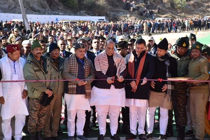 केंद्रीय रक्षा मंत्री राजनाथ सिंह एवं मुख्यमंत्री धामी ने BRO द्वारा आयोजित कार्यक्रम में प्रतिभाग किया।