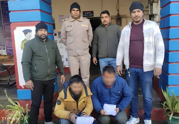  चमोली जिले की एसओजी टीम की ओर से जोशीमठ कोतवाली क्षेत्रातंर्गत दो लोगों को एक किलो 270 ग्राम अवैध चरस के साथ गिरफ्तार किया