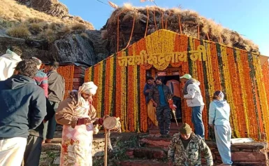 पंच केदार में चतुर्थ केदार रुद्रनाथ मंदिर के कपाट आज सुबह 5:00 बजे श्रद्धालुओं के लिए खोल दिए गए।