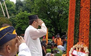 मुख्यमंत्री पुष्कर सिंह धामी ने कारगिल विजय दिवस पर वीर जवानों को किया नमन
