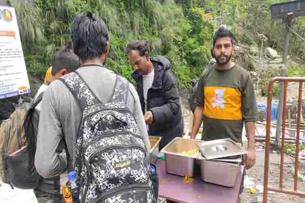 मुख्यमंत्री धामी के निर्देशानुसार रेस्क्यू के साथ राहत एवं उपचार कार्य जारी