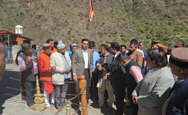 डीएम ने किया शंकाओं का निराकरण