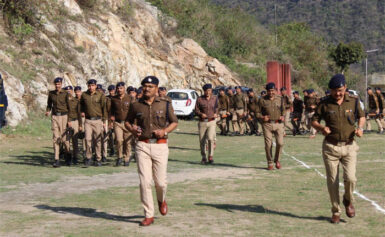 एसपी ने किया परेड का मान प्रणाम ग्रहण