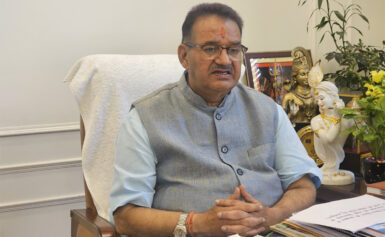 निर्माण कार्यों की गुणवत्ता सुनिश्चित करते हुए समयबद्ध तरीके से कार्य पूर्ण करने के निर्देश