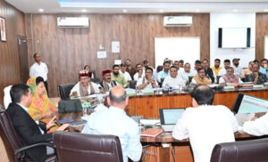 जिला विकास समन्वय एवं नि]गरानी समिति की बैठक आयोजित सांसद ने दिये कार्यों में तेजी लाने के निर्देश
