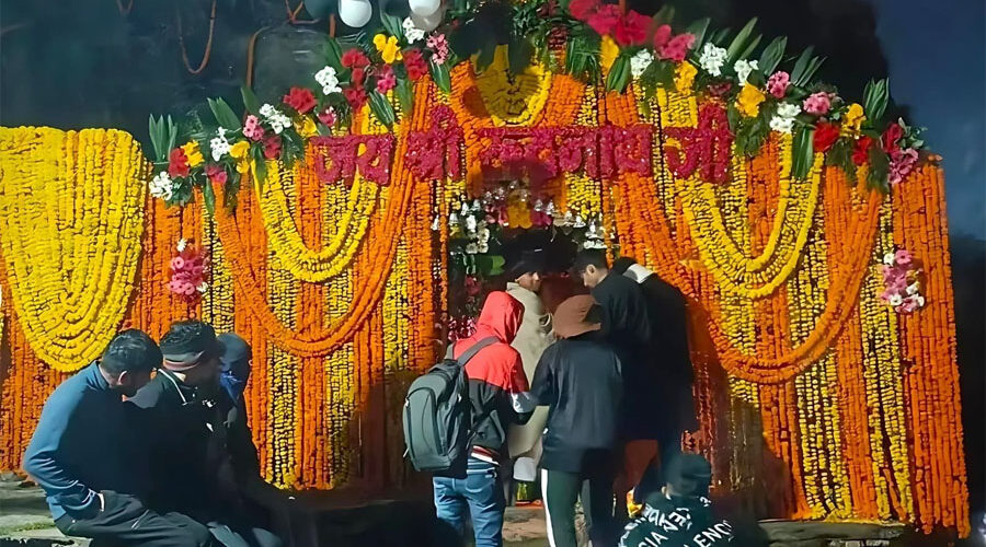 श्रद्धालुओं के दर्शनार्थ खुले चतुर्थ केदार श्री रुद्रनाथ मंदिर के कपाट