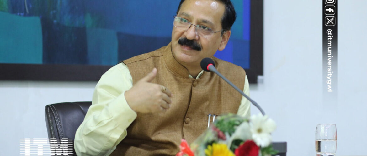 फर्जी खबरों और अश्लीलता के विरुद्ध छेड़िए अभियान: प्रो. संजय द्विवेदी